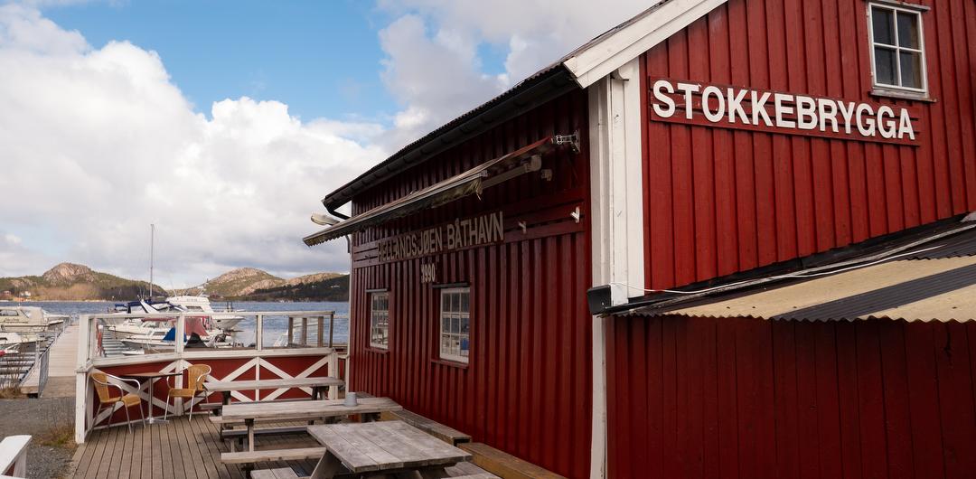 Bilde/illustrasjon for Sommerkafe på Stokkebrygga Kafe, Hellandsjøen
