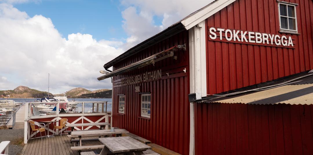 Bilde/illustrasjon for Sommerkafe på Stokkebrygga Kafe, Hellandsjøen
