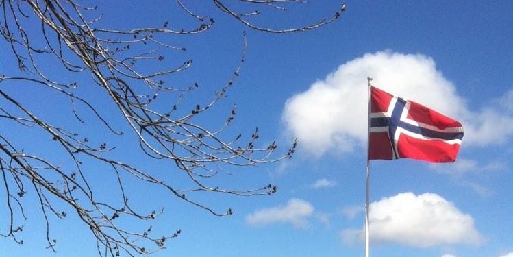 Bilde/illustrasjon for 17. mai-gudstjeneste - Helland bedehus
