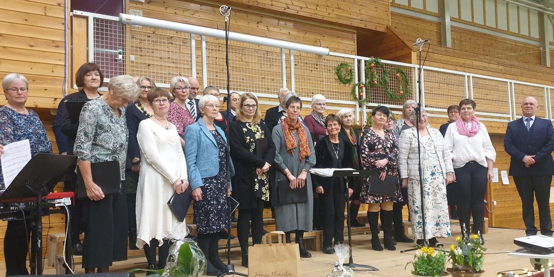 Bilde/illustrasjon for Sommerkonsert med Halsakoret